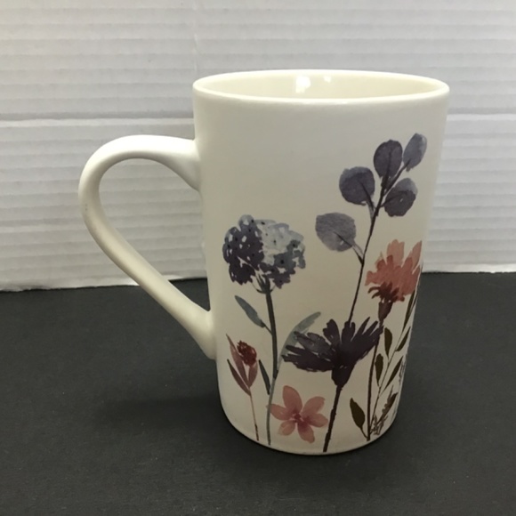 Casa Signature Floral Mug - Picture 3 of 6